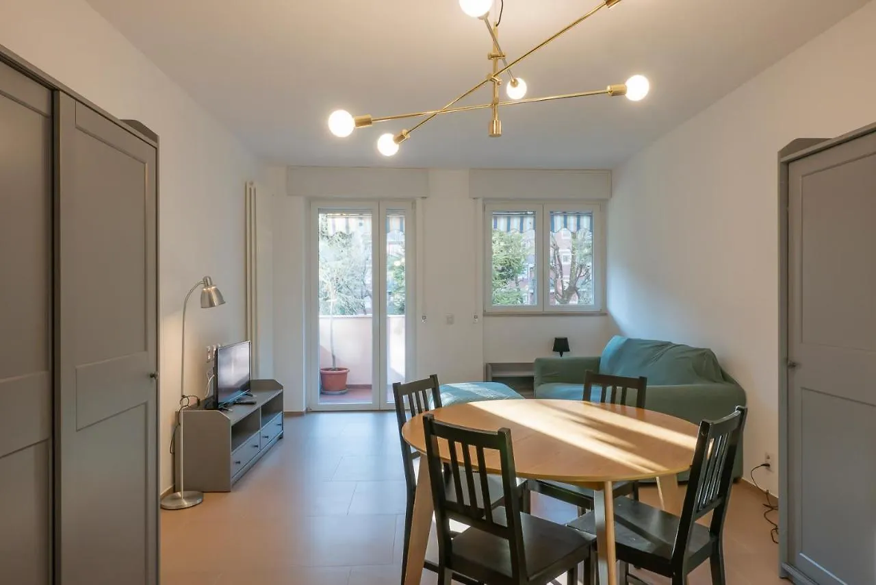 Nuovo E Ampio Appartamento Con Terrazzo - Via Depretis Milaan Appartement