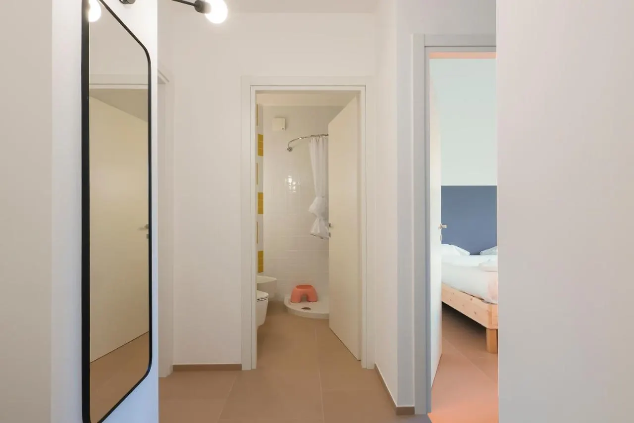 Nuovo E Ampio Appartamento Con Terrazzo - Via Depretis Milan