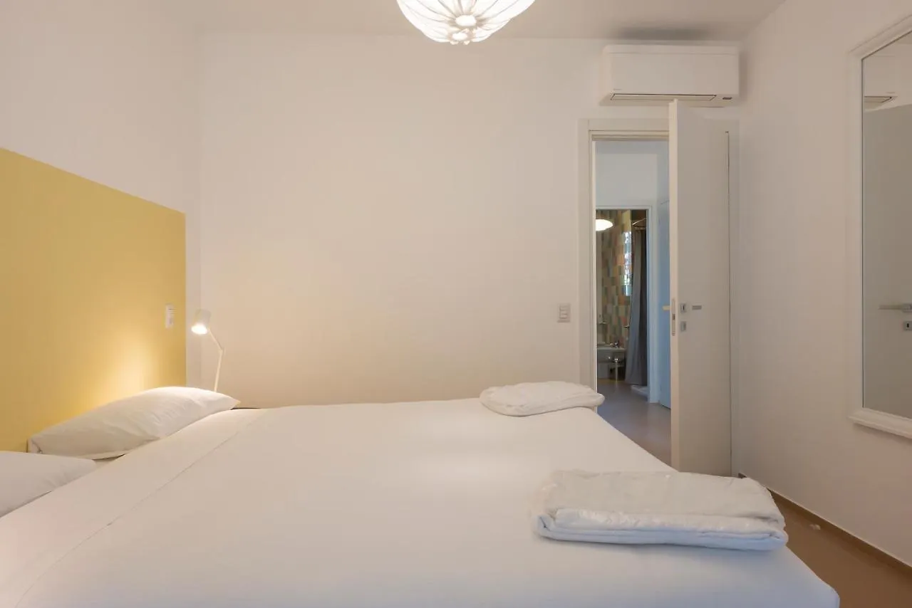 Nuovo E Ampio Appartamento Con Terrazzo - Via Depretis Milan