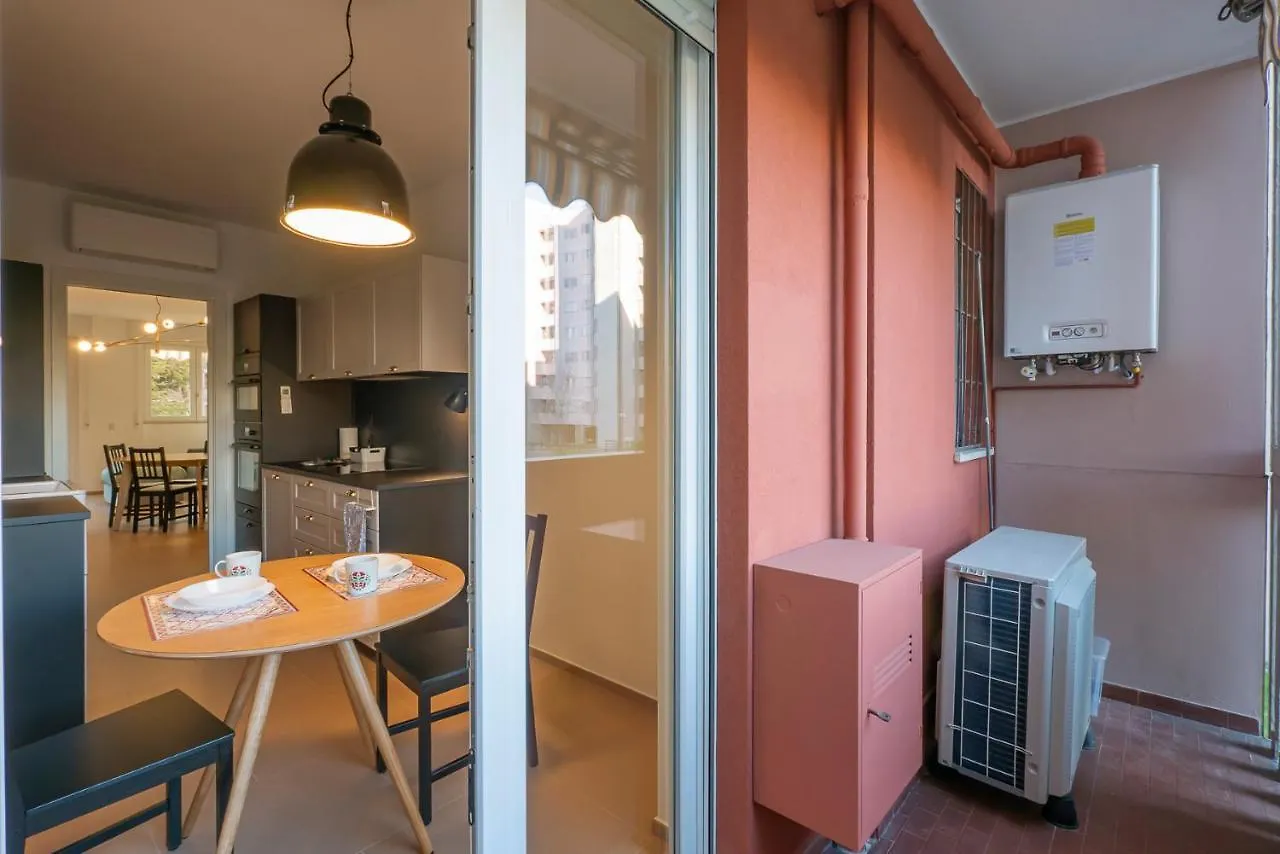 Apartment Nuovo E Ampio Appartamento Con Terrazzo - Via Depretis Milan Italy