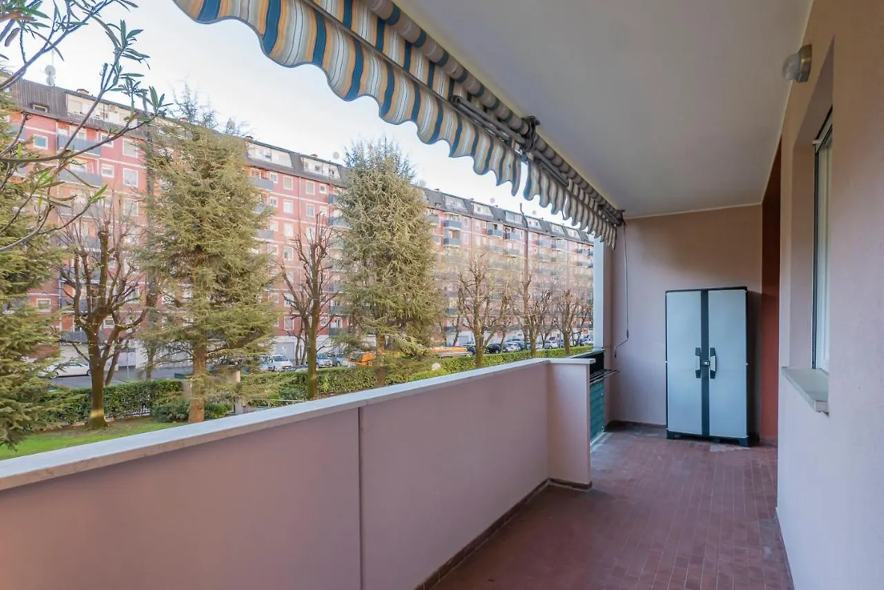 Nuovo E Ampio Appartamento Con Terrazzo - Via Depretis Milan 0*,